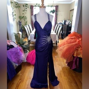 Size 6 purple gown perfect for prom or formal event
